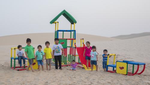 Kids in front of QUADRO jungle gym