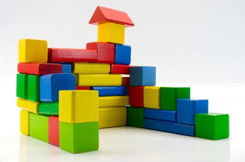 Постройка из детских кубиков