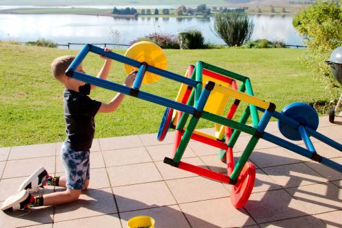 A boy building with QUADRO